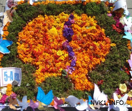 Конкурс квіткових килимів «Ми хочемо миру на рідній землі» 
