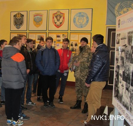 Школярі відвідали військову частину